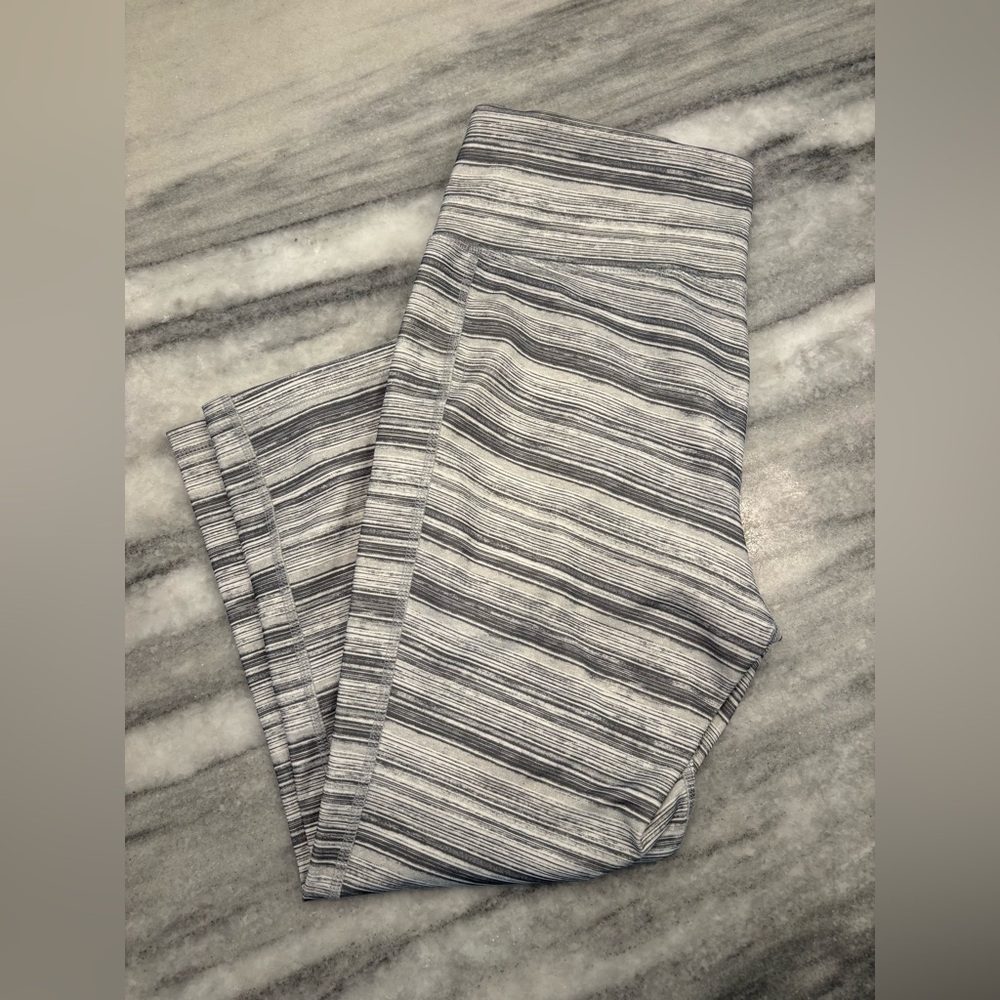 Old Navy Gray and White Striped Leggings